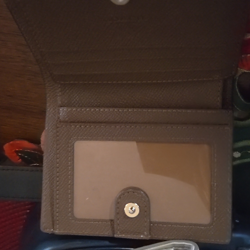 Cream And Brown A Leather Wallet with Gold Zipper - Picture 4 of 4